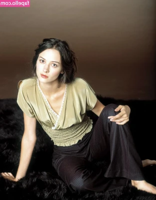 Amy Acker [ amy-acker ] - I think you should consider subbing to my main account <3