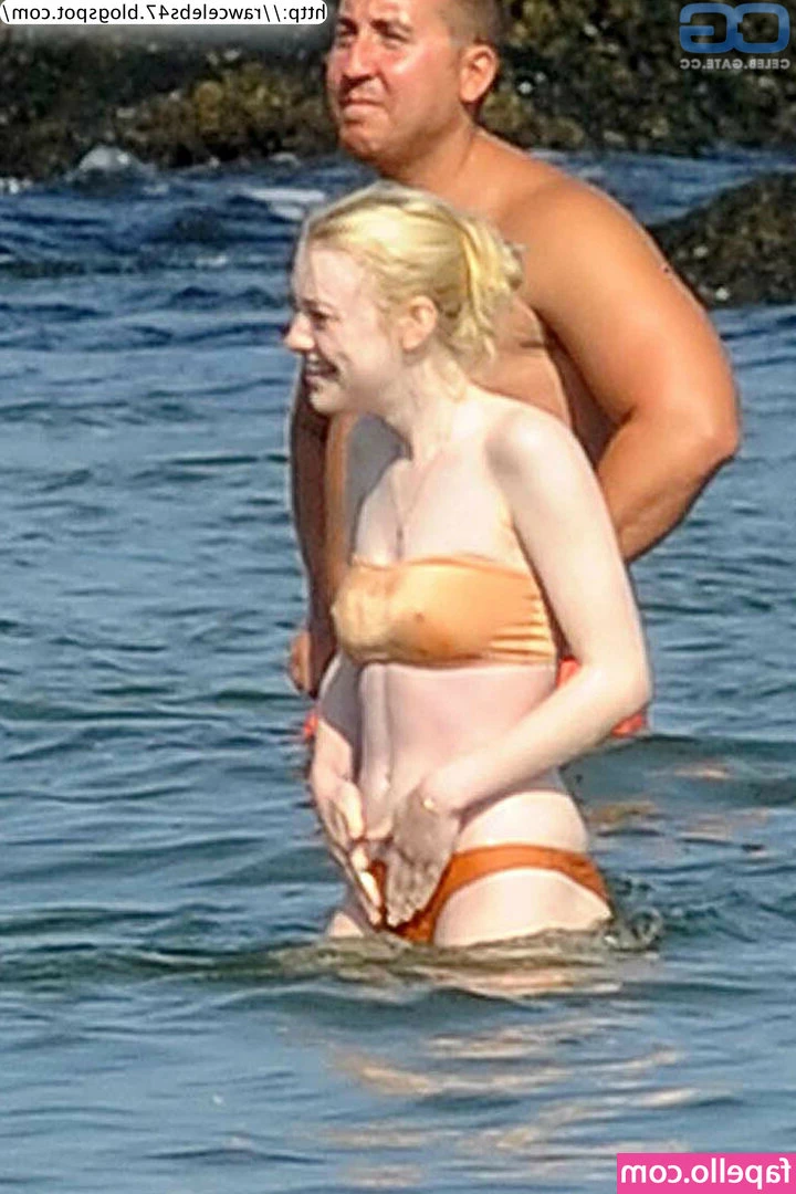 dakotaFanning - Tongue out because I'm ready to take on the world.👅😈💯🔥