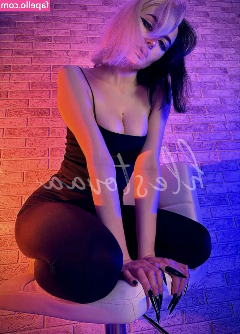 hlestovaa - Its my birthday soon  Buy me a shot  karsendestiny