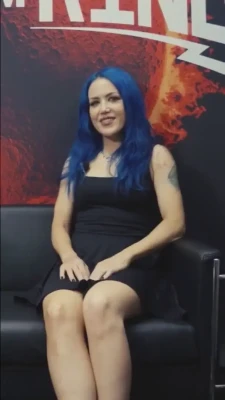 Alissa White-Gluz [ alissa-white-gluz ] - #threesome #red #latex @vickyvette @RubberDoll