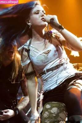 Alissa White-Gluz [ alissa-white-gluz ] - helloooo