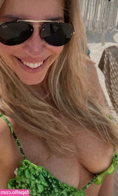 Elena Mici [ elena-mici-2 ] - Check your inbox I just sent you something sweet 💝