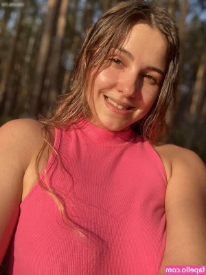 sophia_euphoria [ sophia-euphoria ] - Peekaboo