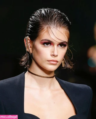kaiagerber - Tryna get turkey legs for Thanksgiving