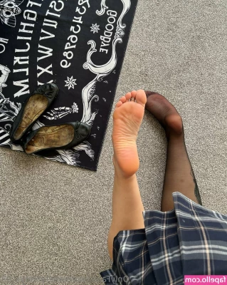 sweetyfeetys_03 [ sweetyfeetys-03-2 ] - Feliz viernes chicos! No os olvidéis de darle a