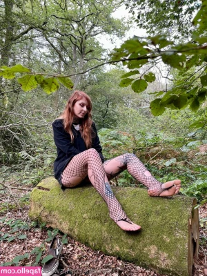 sweetyfeetys_03 [ sweetyfeetys-03-2 ] - If you haven t yet  go check out my absolute babe of a friend   
