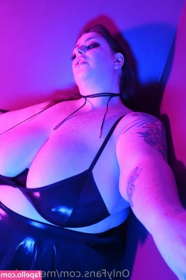  [ megandaw ] - Come and shower with me big boy