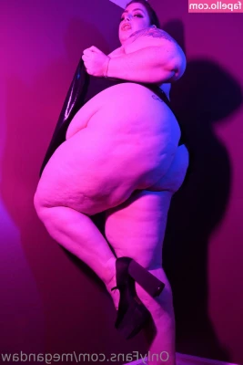  [ megandaw ] - A view to make your eyes bulge! - ...only for my good boys and girls