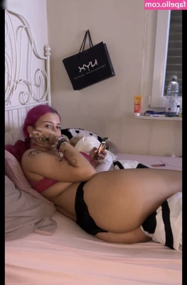 Valeria Maria [ valeria-maria ] - Alllll White  Parliament Cigarette Review