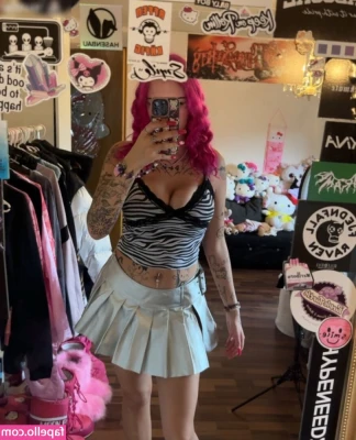 Valeria Maria [ valeria-maria ] - Little pig tails   I wanna be naughty