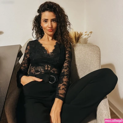 Nadine Menz [ nadine-menz ] - Oh it s been a hot minute  Been having tech problems  turns out my 