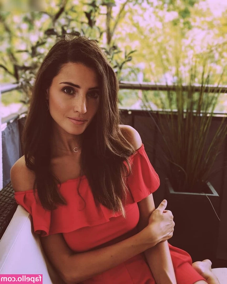 Nadine Menz [ nadine-menz ] - U earned it