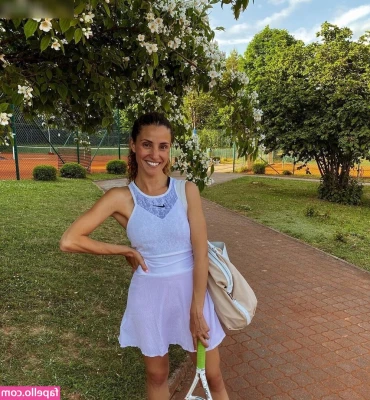 Nadine Menz [ nadine-menz ] - I think blue is my colour, what do you reckon? 💙
