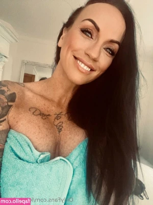 Katrin-Klein - Brand new 1min very up close very mild squirt if you want the