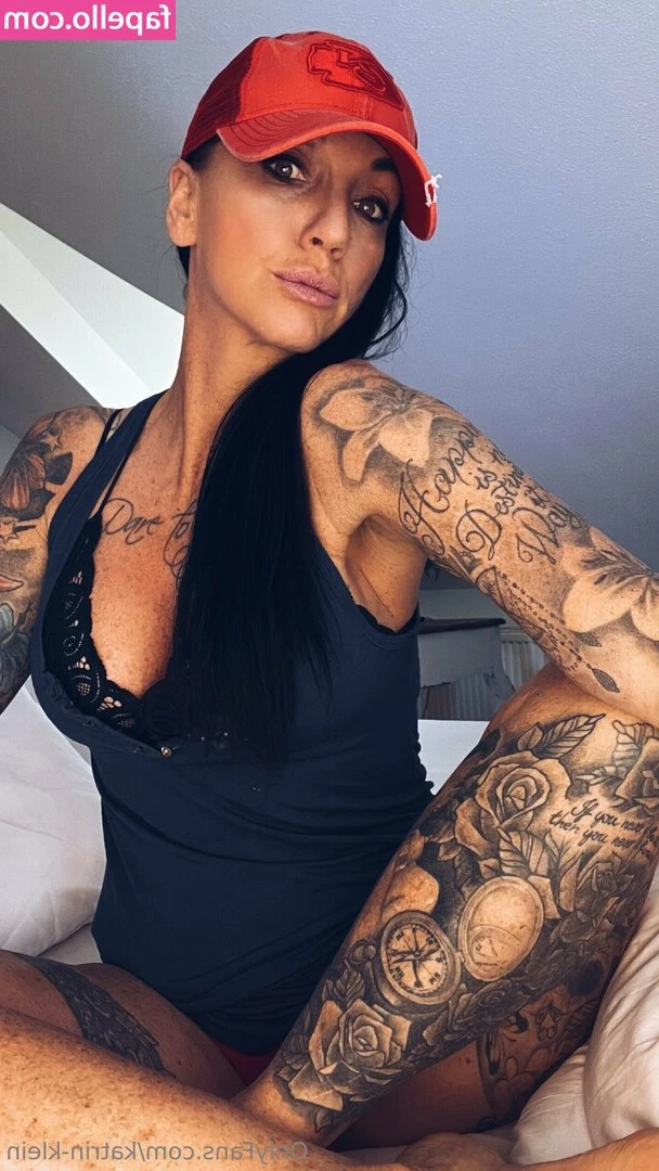 Katrin-Klein - Best Booty Round One A.) @unknowncheeky  B.) @bulkabulka