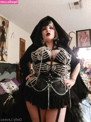 Dolly Laveau [ dolly-laveau ] - I couldn't control it anymore🤣