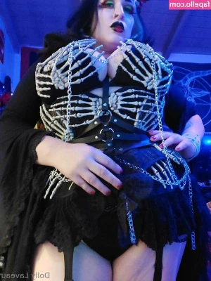 Dolly Laveau [ dolly-laveau ] - I m your good girl  do you want to play with me daddy