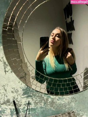Liza Moon [ liza-moon ] - Good morning, let’s talk kinky!   What’s something you’ve