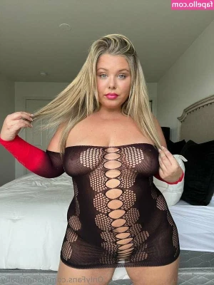 Dana Marie [ dana-marie ] - Wanna know what I'm thinking about?🥵