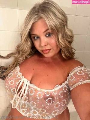 Dana Marie [ dana-marie ] - POV: you’re shopping with me and I corner you in the dressing room