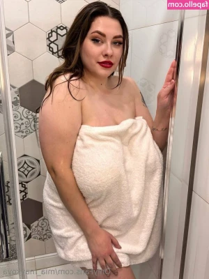 mia_maykova [ mia-maykova ] - Just got a bunch of new outfits to shoot content in