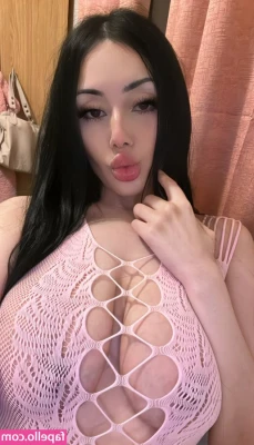 nitathicc - She isnt going to fuck herself