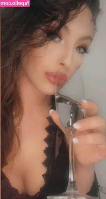 Janine Horn [ janine-horn ] - I haven t seen not a one of y all out  Wack