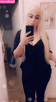 Janine Horn [ janine-horn ] - Te gusta como abroa el culo para que entre toda tu polla? Pues no te