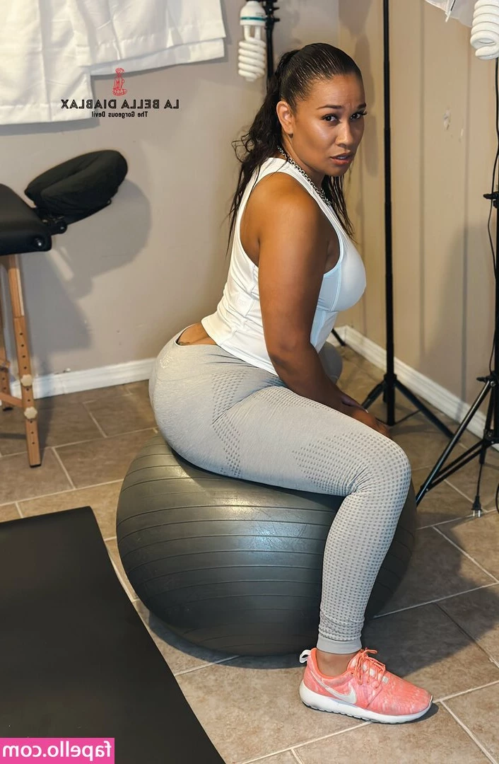 LaBellaDiablaX - Have a look up my skirt baby   Take a really close look