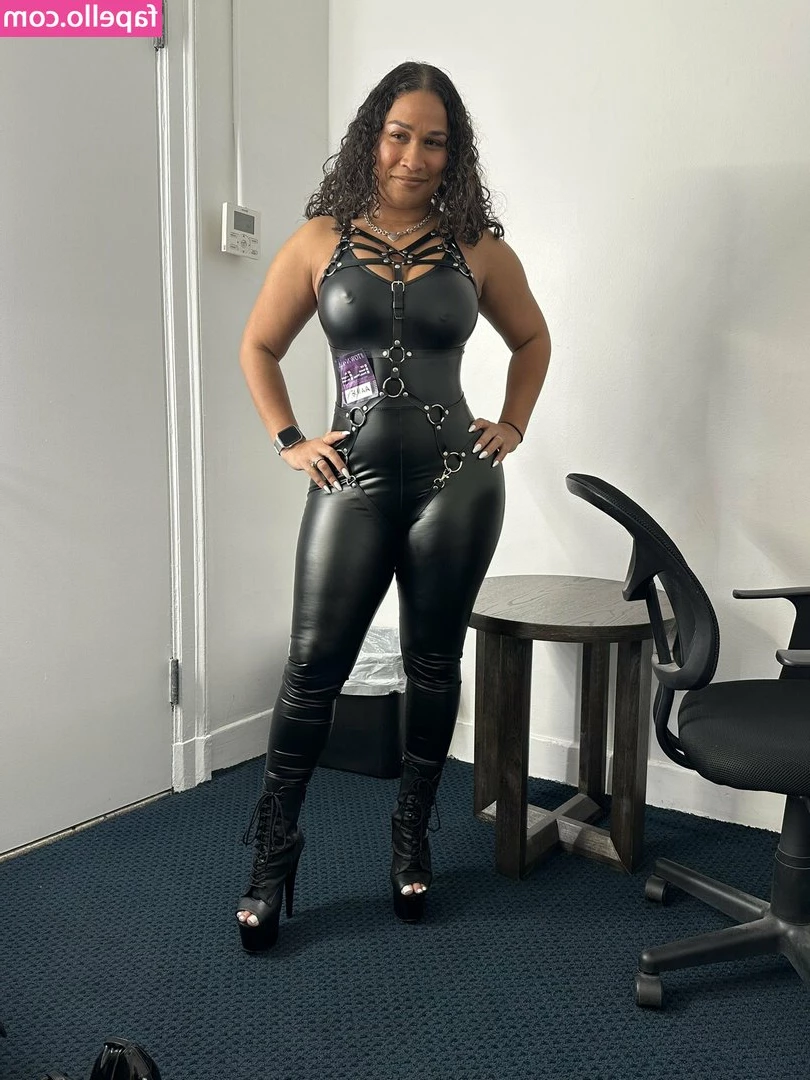 LaBellaDiablaX - They need a good massage