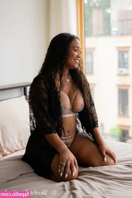 LaBellaDiablaX - Something to hold on to 😉