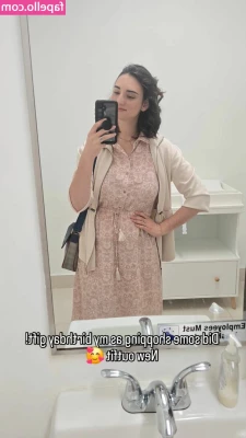 Abby Shapiro [ abby-shapiro-1 ] - Any of my sexy ppl want to Sun tan and be naughty well planting
