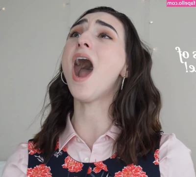 Abby Shapiro [ abby-shapiro-1 ] - @kateebaby was so horny she couldn’t wait till she got home😈Go