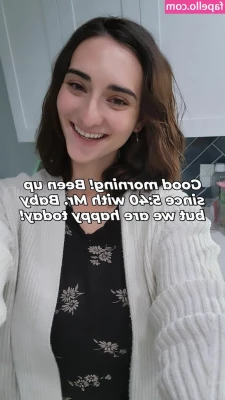 Abby Shapiro [ abby-shapiro-1 ] - This is all I wanna do the next 12 days. Lay around, smoke my bowl