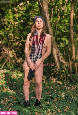 Average UK Mum [ average-uk-mum ] - Does anyone wanna see more of Sarah s slutty self  Like and Comment