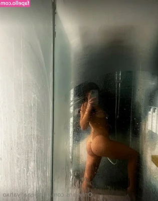 kenzieaaliyahxo [ kenzieaaliyahxo-1 ] - Happy holidays to all of you