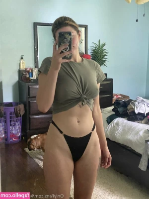 kenzieaaliyahxo [ kenzieaaliyahxo-1 ] - Pussy swollen from riding my stationary bike all the time