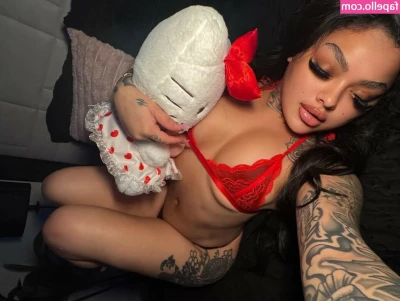 Jaidyn Alexis [ jaidyn-alexis ] - Volviendo del trabajo de oficina