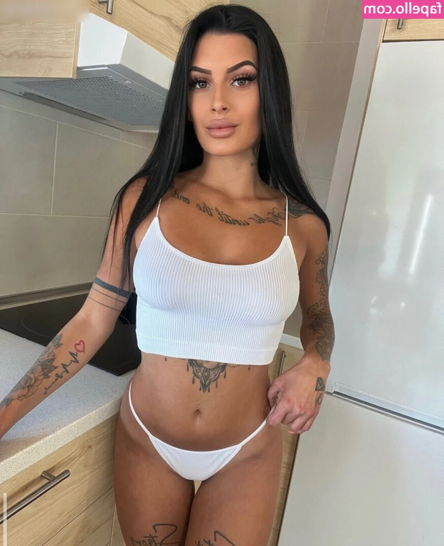 Geilenachbarin_21 [ geilenachbarin-21 ] - sexyutopiah  sexyutopiah