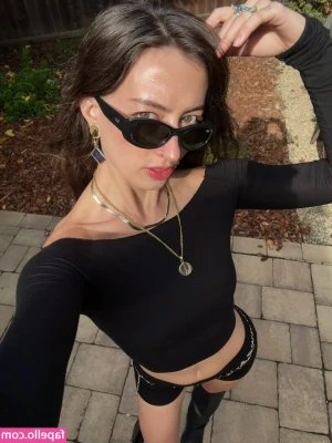 slugwifey - i didn’t feel like putting makeup on so y’all gotta deal w my