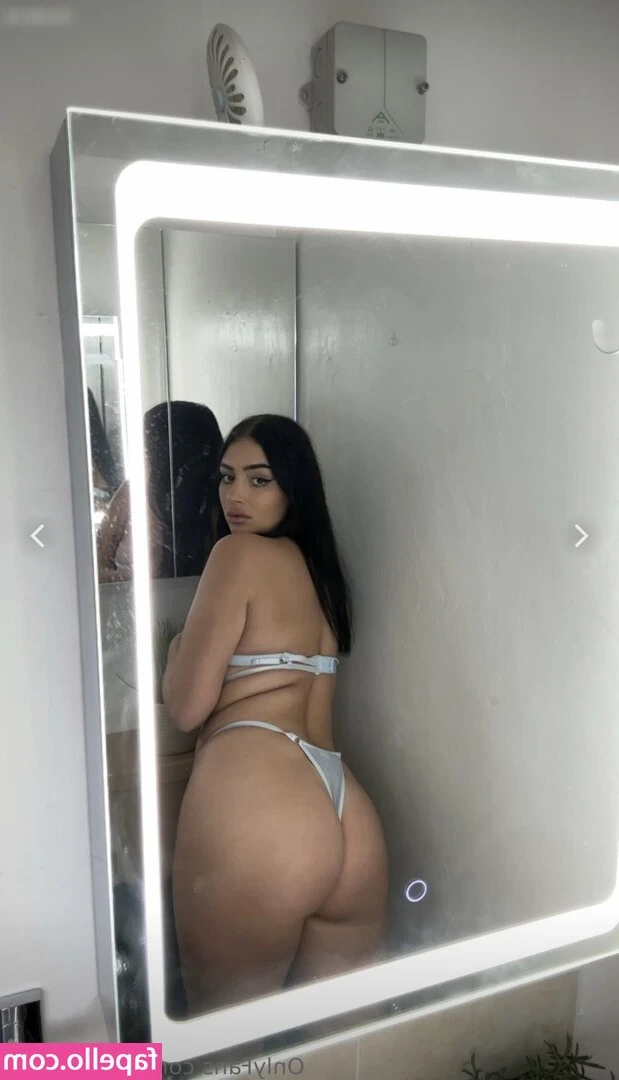 Loverileyray - TOPLESS TITTY TUESDAY 🥳   Is it still our favourite day ever? 💙