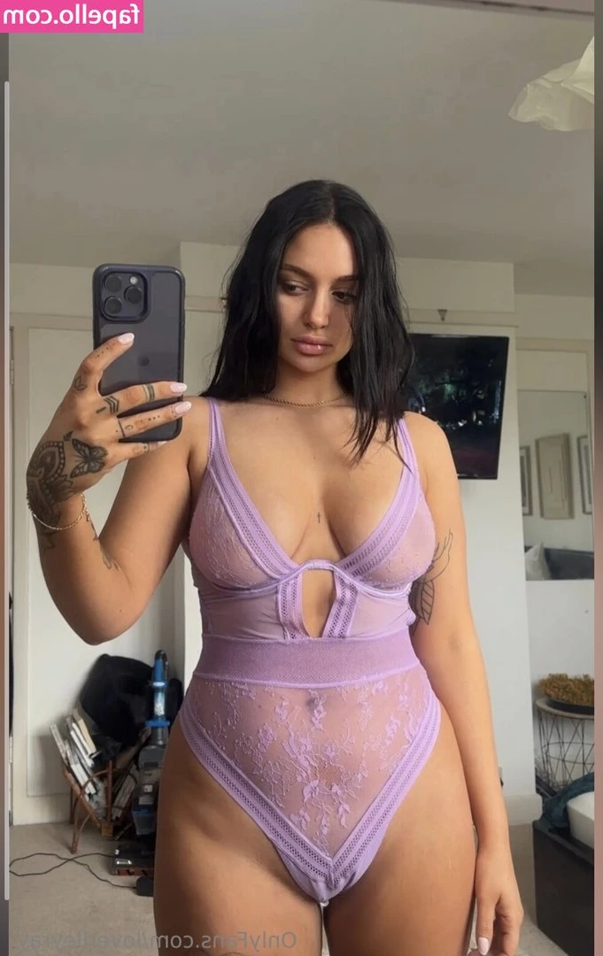 Loverileyray - morning tent flops