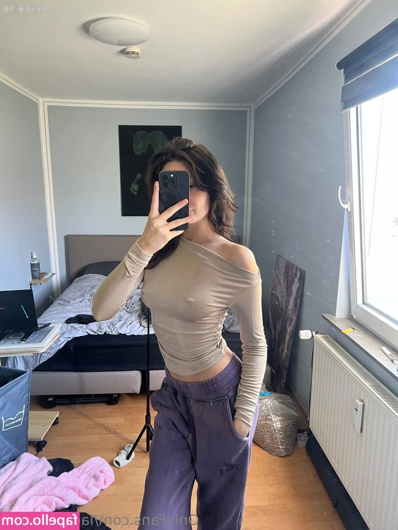 mrs_emmax [ mrs-emmax-1 ] - HUMP DAY - My Favorite Excuse To Post Booty Content 🍑  Don't