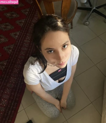 Ivy Piper [ ivy-piper ] - Stream started at 08/29/2024 10:29 pm