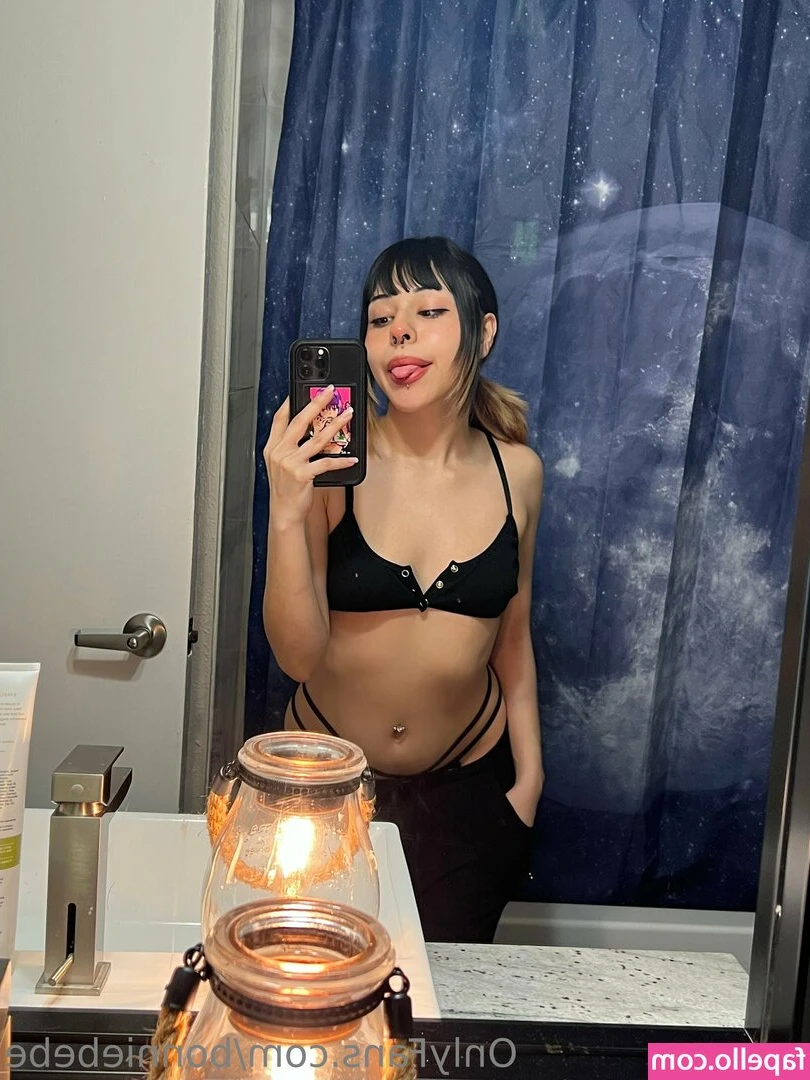 Bonniexbebe - You know you want to feel them on your back