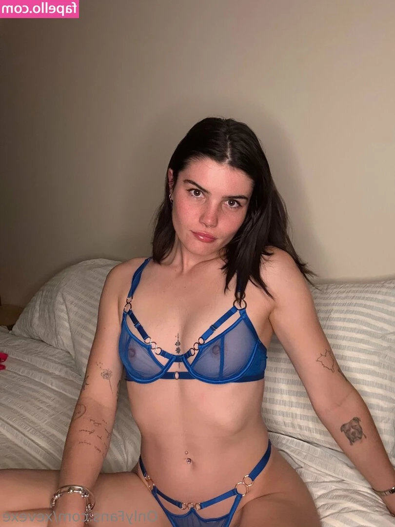 xevexe - Trans on Trans—I slept with my hot trans friend @bbarcher_ 😈