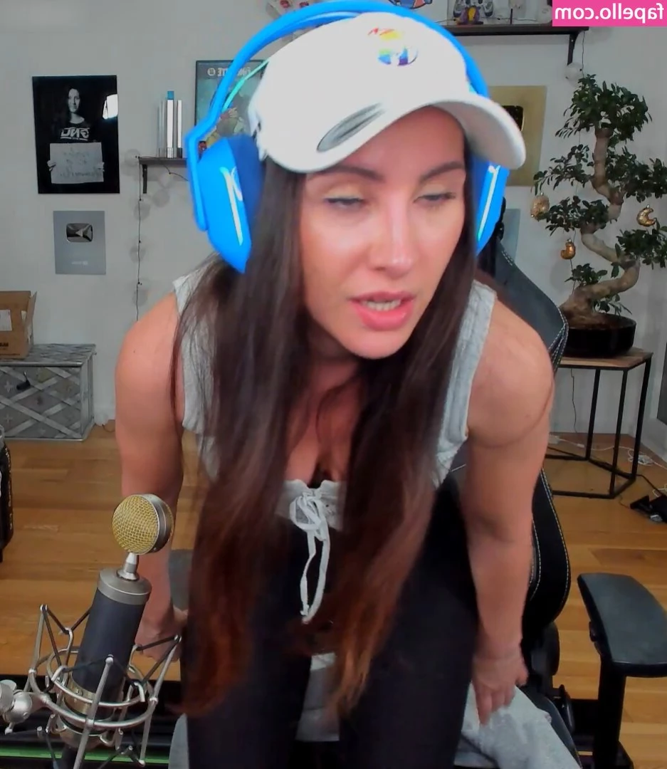 JasminGnu - What do you like to see more of     I m trying to figure out how to