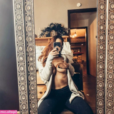 ohdearodette [ ohdearodette-2 ] - Fun day 🌺 I walked 5 miles today so feet slaves COME THRU 🤪
