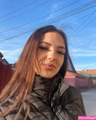 Alexandragalatan - My nipples were so hard even before I got in the water 🥶