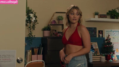 Olivia Holt [ olivia-holt ] - Slim on the front but packing on the back 😇❣️